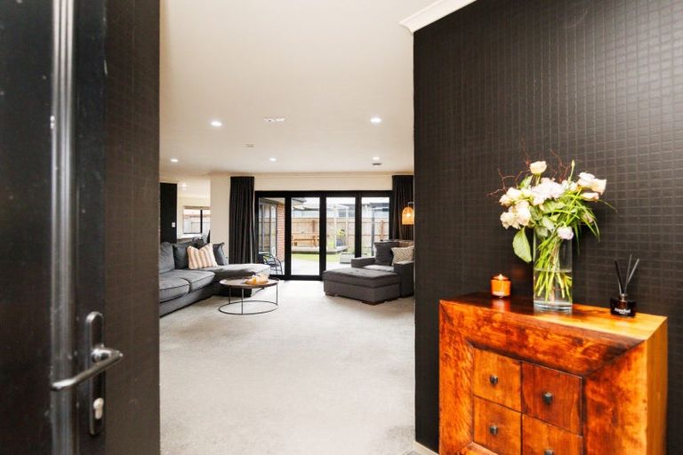 Photo of property in 17 Daniel Place, Kelvin Grove, Palmerston North, 4414