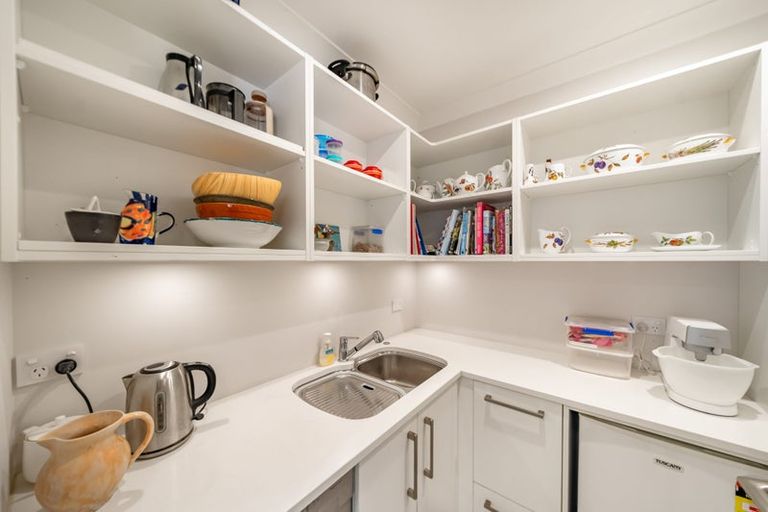 Photo of property in 6 Bateson Way, Heretaunga, Upper Hutt, 5018