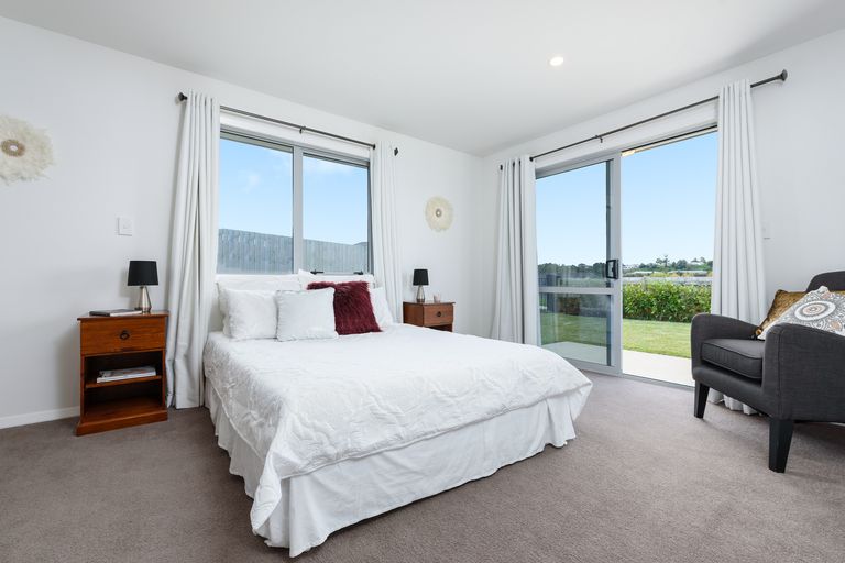 Photo of property in 23 Fairfax Crescent, Pyes Pa, Tauranga, 3112