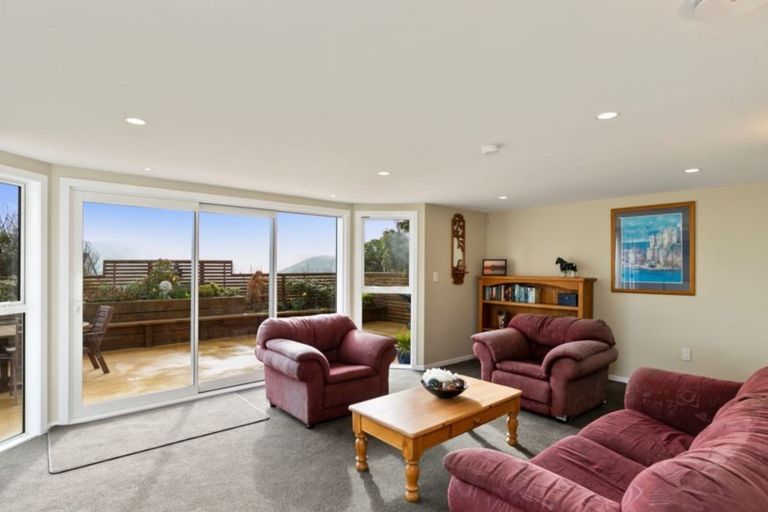 Photo of property in 4 Montserrat Place, Grenada Village, Wellington, 6037