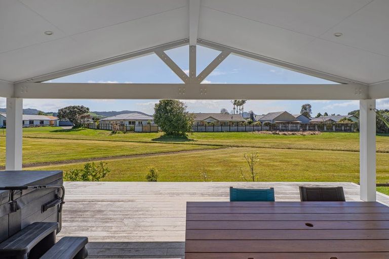 Photo of property in 15 Whitby Avenue, Whitianga, 3510