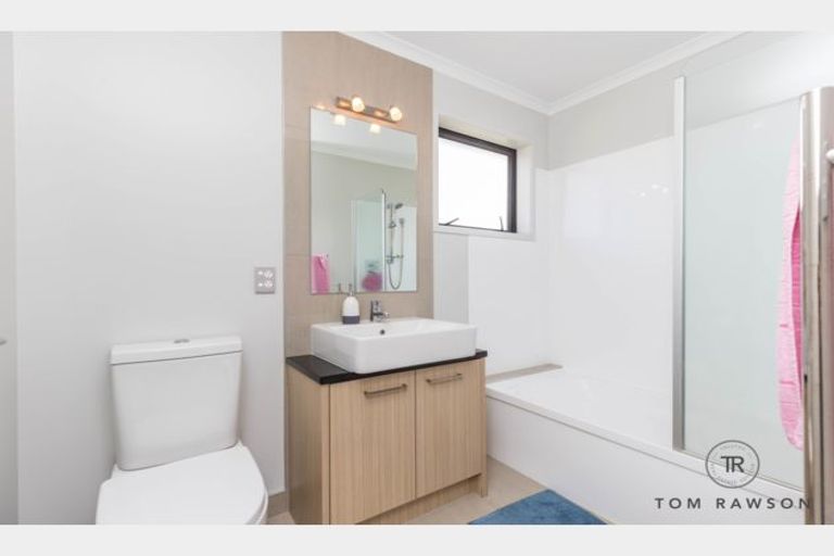 Photo of property in 13 Hirimate Place, Flat Bush, Auckland, 2019