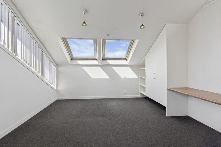 Photo of property in 195 The Terrace, Wellington Central, Wellington, 6011