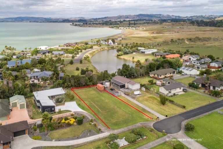 Photo of property in 16 Mylindas Road, Whakatiwai, Miranda, 2473