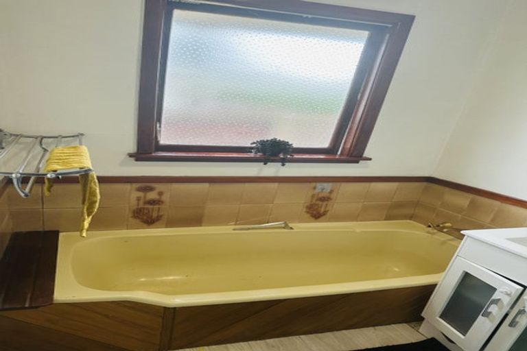 Photo of property in 7 Glenora Place, Hornby, Christchurch, 8042