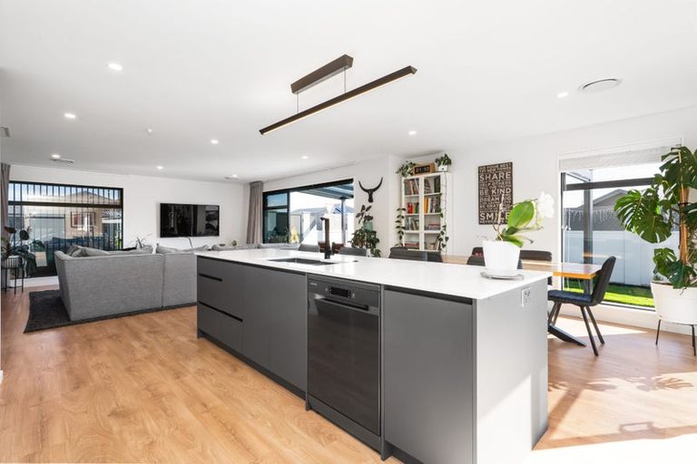 Photo of property in 31 Blue Jacket Drive, Halswell, Christchurch, 8025