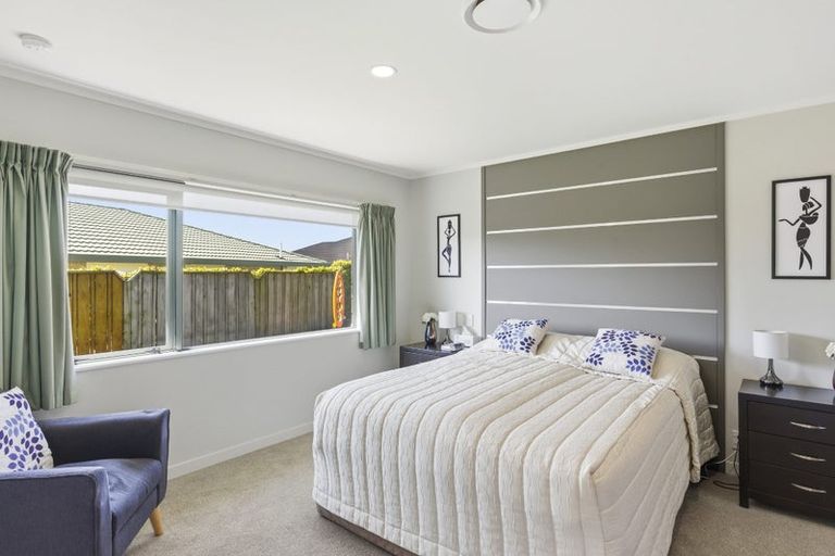 Photo of property in 100 Milne Drive, Paraparaumu, 5032