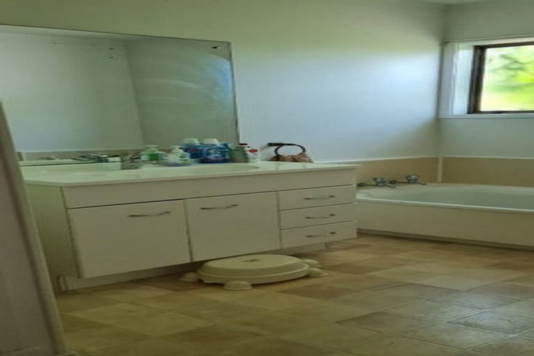 Photo of property in 1/21 Capricorn Place, Browns Bay, Auckland, 0630