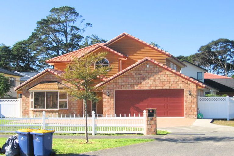 Photo of property in 32 South Kensington Way, Henderson, Auckland, 0612