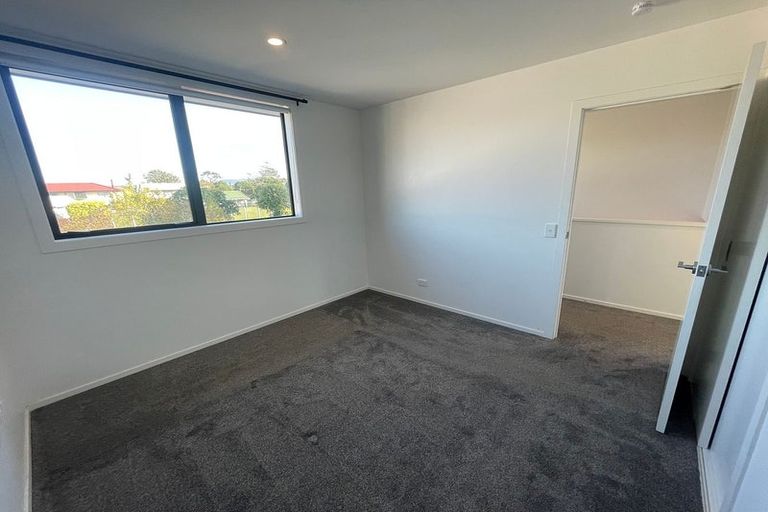 Photo of property in 7/83 Vodanovich Road, Te Atatu South, Auckland, 0610