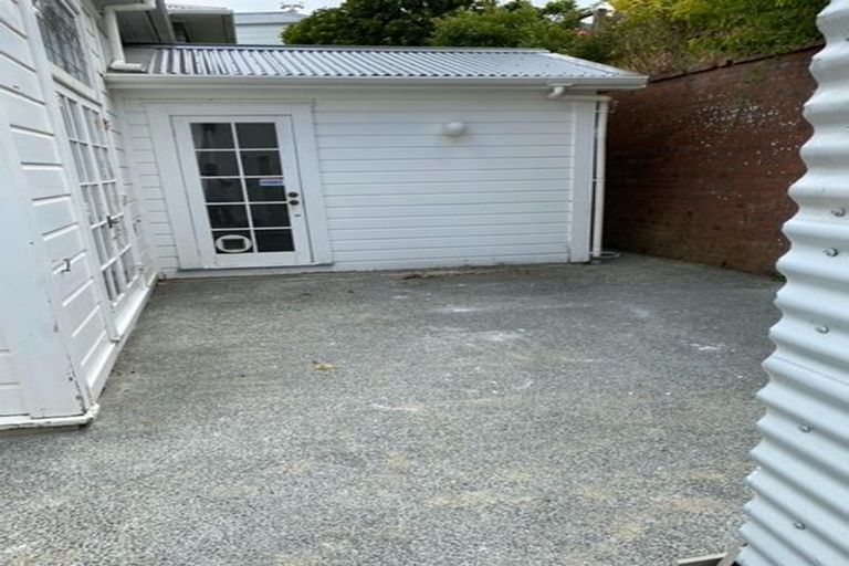 Photo of property in 68 Northland Road, Northland, Wellington, 6012