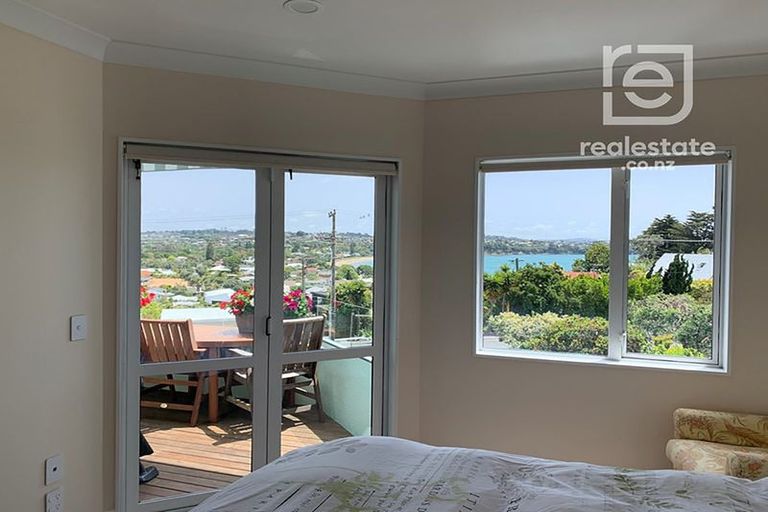 Photo of property in 7a Tindalls Bay Road, Tindalls Beach, Whangaparaoa, 0930