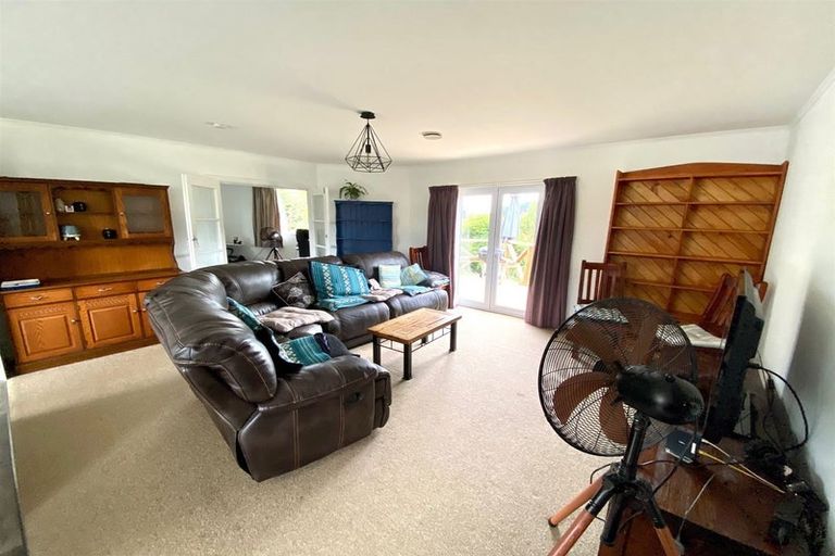 Photo of property in 9 Clifford Street, Clinton, 9534