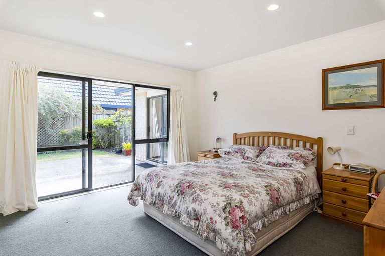 Photo of property in 10 Aburoc Place, Paraparaumu Beach, Paraparaumu, 5032