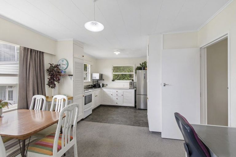 Photo of property in 21 Holland Street, Wainuiomata, Lower Hutt, 5014