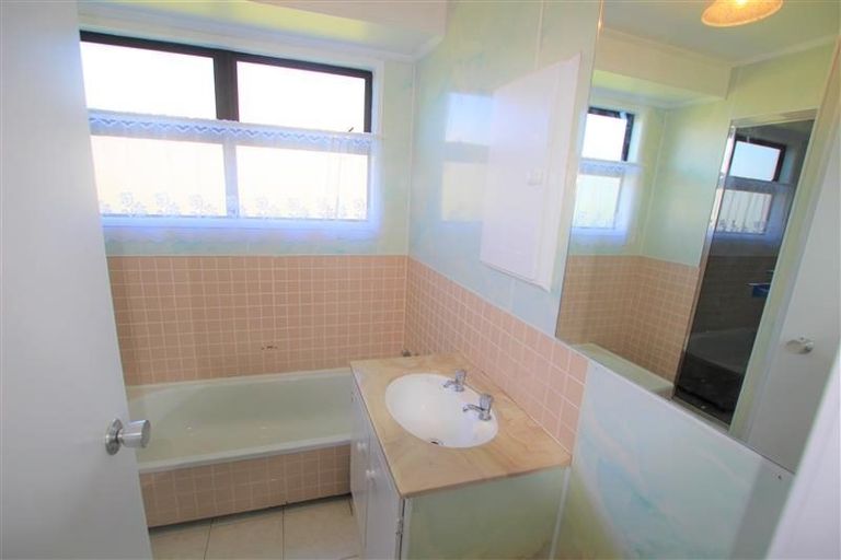 Photo of property in 452 Porchester Road, Randwick Park, Auckland, 2105