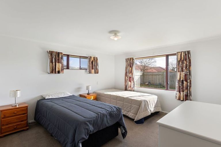 Photo of property in 16 Orlando Way, Kelvin Grove, Palmerston North, 4414