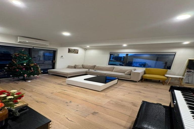 Photo of property in 2/32 Palliser Lane, Browns Bay, Auckland, 0630