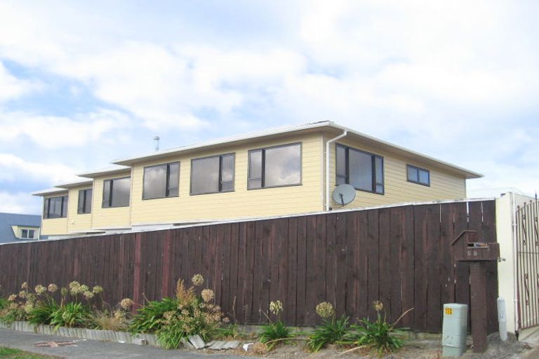 Photo of property in 58 Kaikoura Street, Maupuia, Wellington, 6022