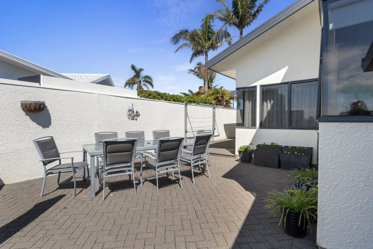 Photo of property in 19 Plateau Heights, Mount Maunganui, 3116