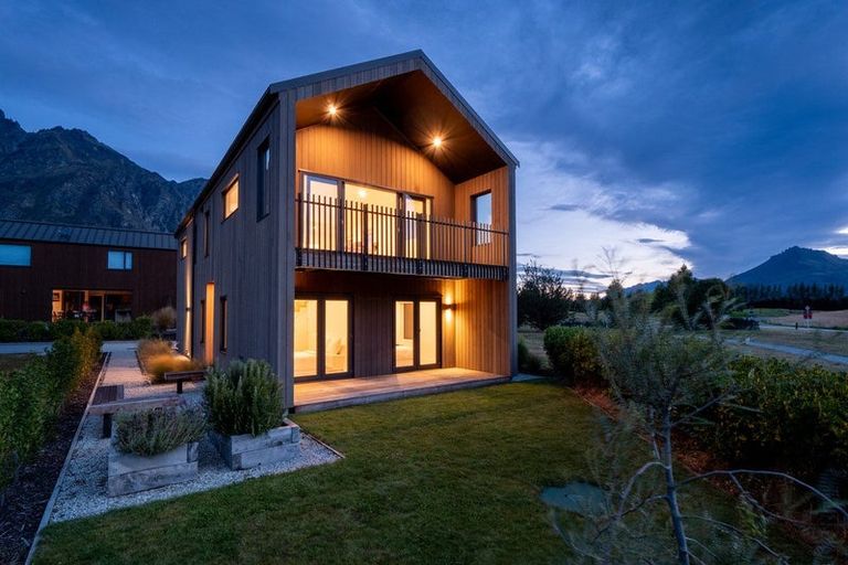 Photo of property in 22 Soudley Court, Jacks Point, Queenstown, 9371