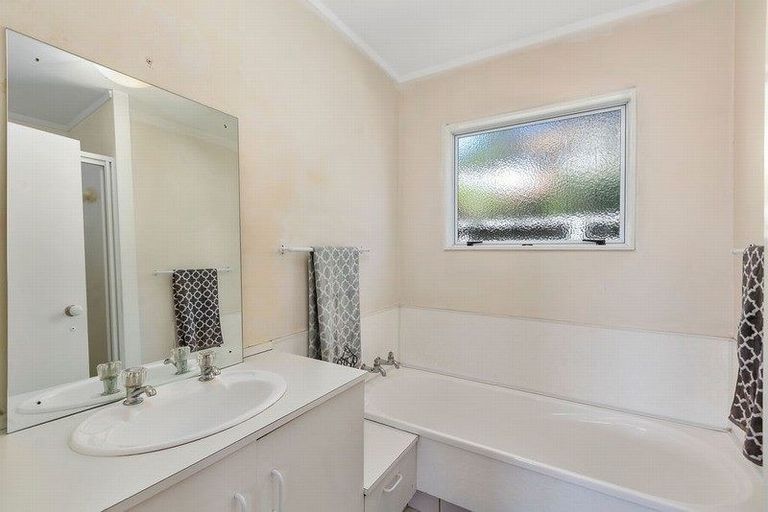 Photo of property in 132a Sutherland Road, Brookfield, Tauranga, 3110