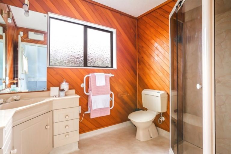 Photo of property in 3 Puketai Place, Pukerua Bay, 5026