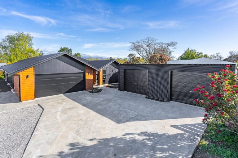 Photo of property in 7 Chisholm Place, Carterton, 5713