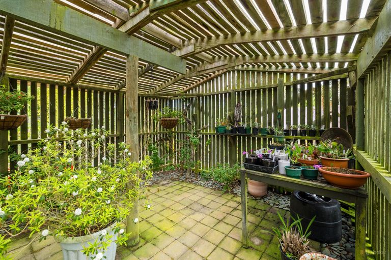 Photo of property in 92 Timaru Road, Waimate, 7924