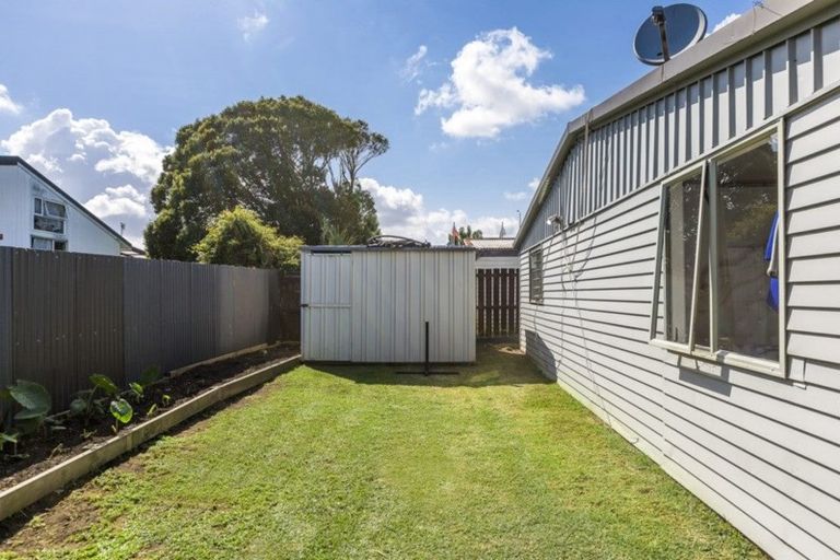Photo of property in 12 Avro Place, Mangere, Auckland, 2022