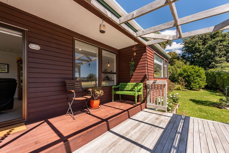 Photo of property in 1 Kinnel Grove, Papakowhai, Porirua, 5024