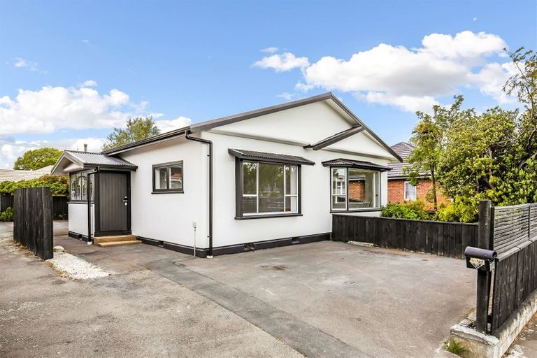 Photo of property in 1/170 Main North Road, Redwood, Christchurch, 8051