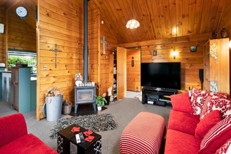 Photo of property in 8 Pohutukawa Drive, Opunake, 4616