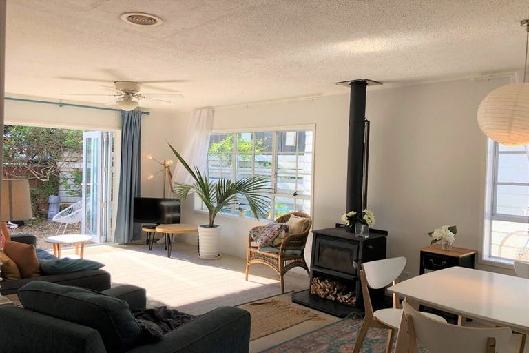 Photo of property in 2/55 Lake Road, Devonport, Auckland, 0624