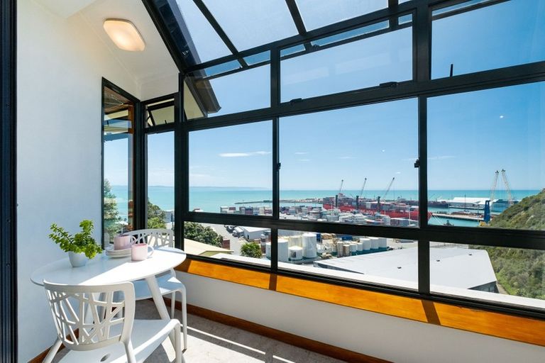 Photo of property in 20b Seapoint Road, Bluff Hill, Napier, 4110