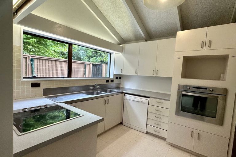 Photo of property in 1 Kim Street, Khandallah, Wellington, 6035