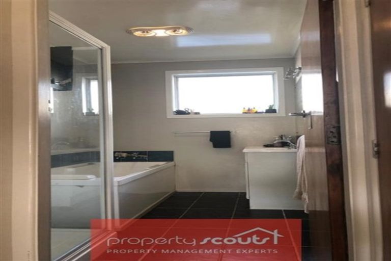 Photo of property in 2 Saxton Road, Upper Vogeltown, New Plymouth, 4310