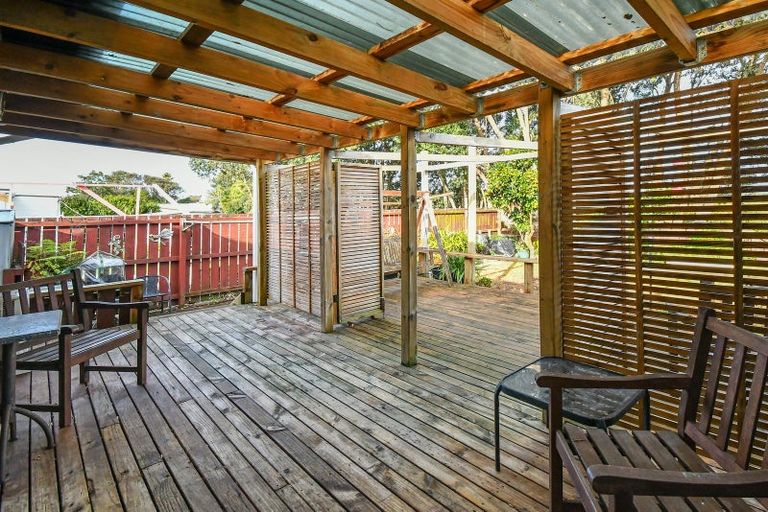 Photo of property in 14 Seaward Place, Wattle Downs, Auckland, 2103