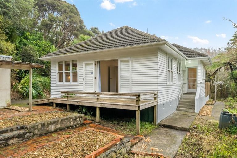 Photo of property in 459 Stokes Valley Road, Stokes Valley, Lower Hutt, 5019