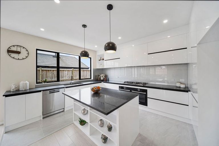 Photo of property in 19 Rauaruhe Road, Karaka, Papakura, 2113