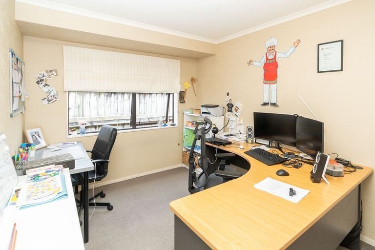 Photo of property in 16 Ravenscourt Place, Huntington, Hamilton, 3210