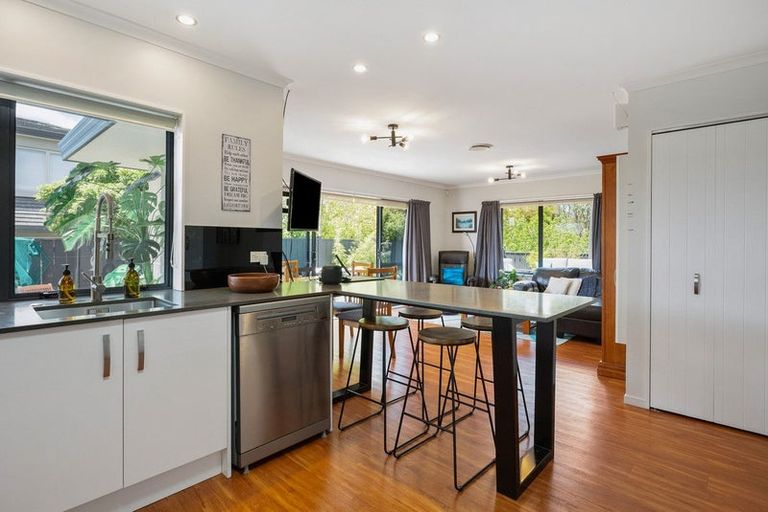 Photo of property in 22 Regent Drive, Paraparaumu Beach, Paraparaumu, 5032