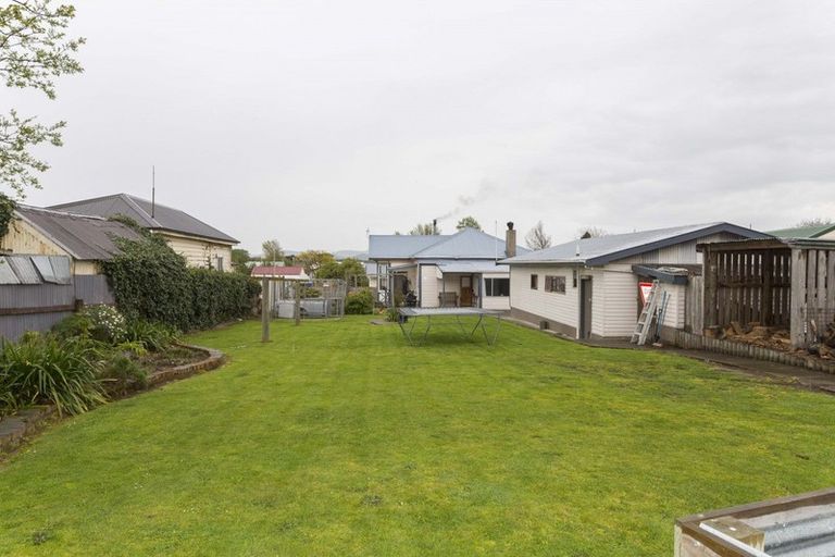 Photo of property in 7 Tennyson Street, Dannevirke, 4930