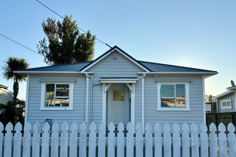 Photo of property in 48 York Street, Moera, Lower Hutt, 5010