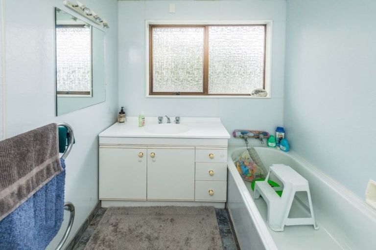 Photo of property in 14 Akepiro Place, Tawhero, Whanganui, 4501