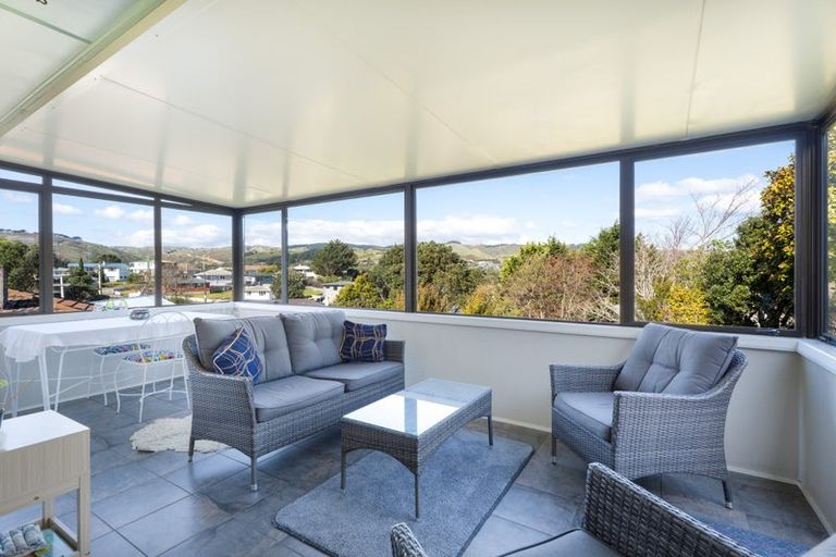 Photo of property in 62 Franklyn Road, Tawa, Wellington, 5028