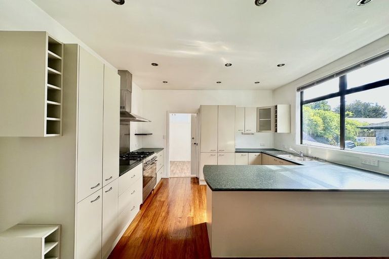 Photo of property in 10 Nicholson Avenue, Papatoetoe, Auckland, 2025