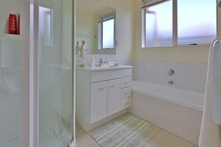 Photo of property in 7 Natasha Lane, Henderson, Auckland, 0612