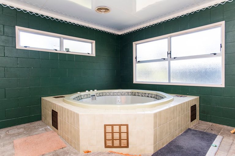 Photo of property in 390 Aberdeen Road, Gisborne, 4010