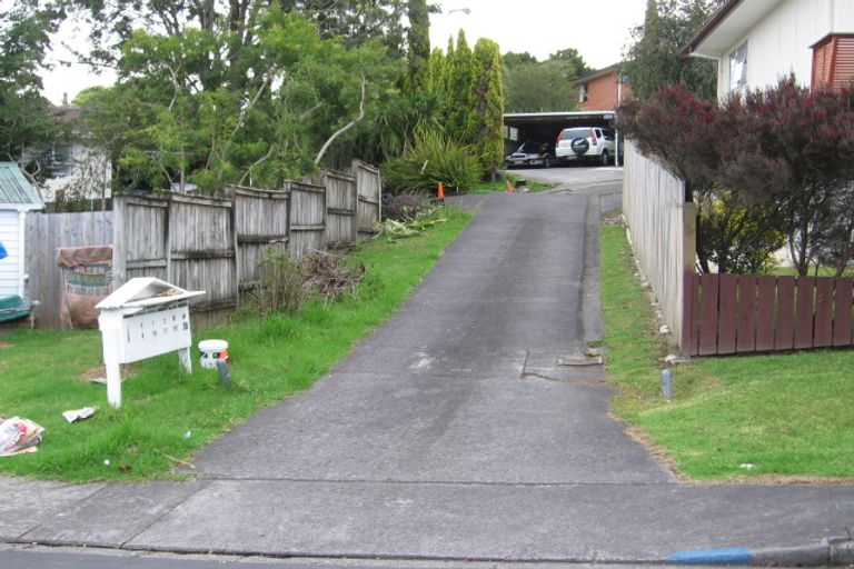 Photo of property in 1/8 Wickstead Place, Massey, Auckland, 0614